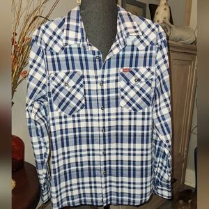 Wrangler Navy and White Western Plaid Casual Button Down Shirt. NWT